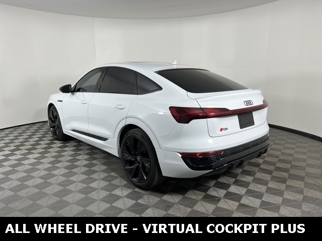 Vehicle image 4 of 39