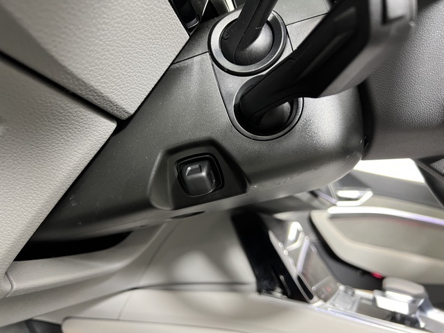 Vehicle image 28 of 39