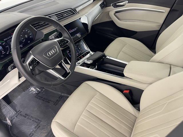 Vehicle image 12 of 40