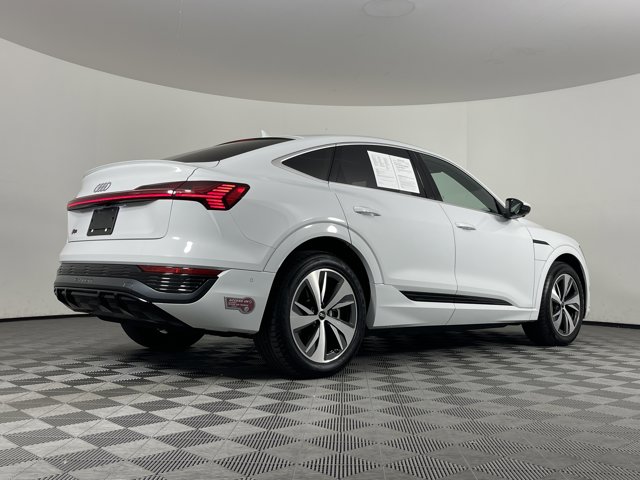 Vehicle image 6 of 40