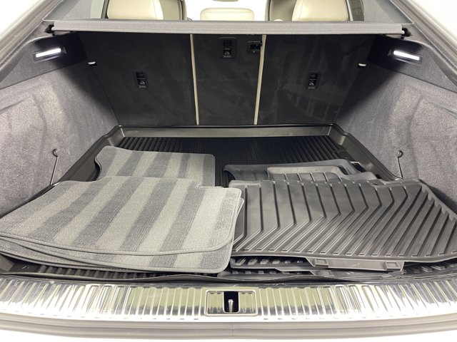 Vehicle image 37 of 40