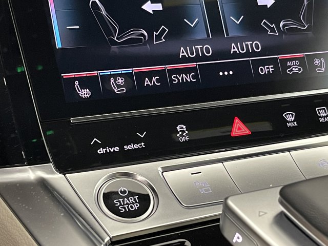 Vehicle image 33 of 40