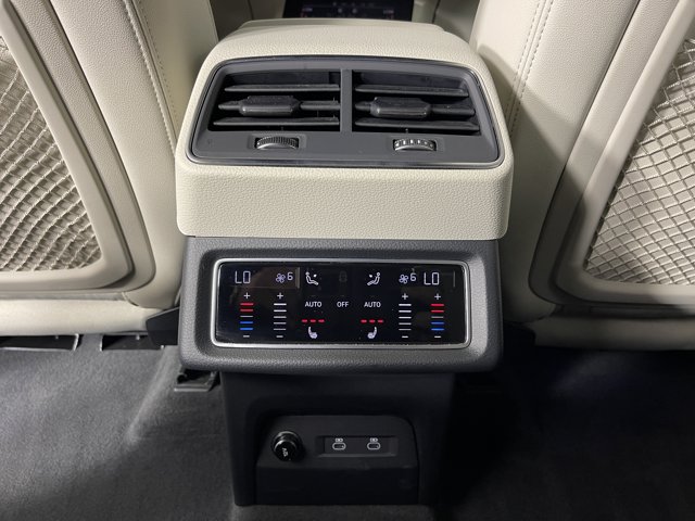 Vehicle image 36 of 40