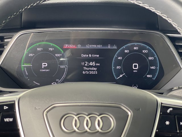 Vehicle image 27 of 40