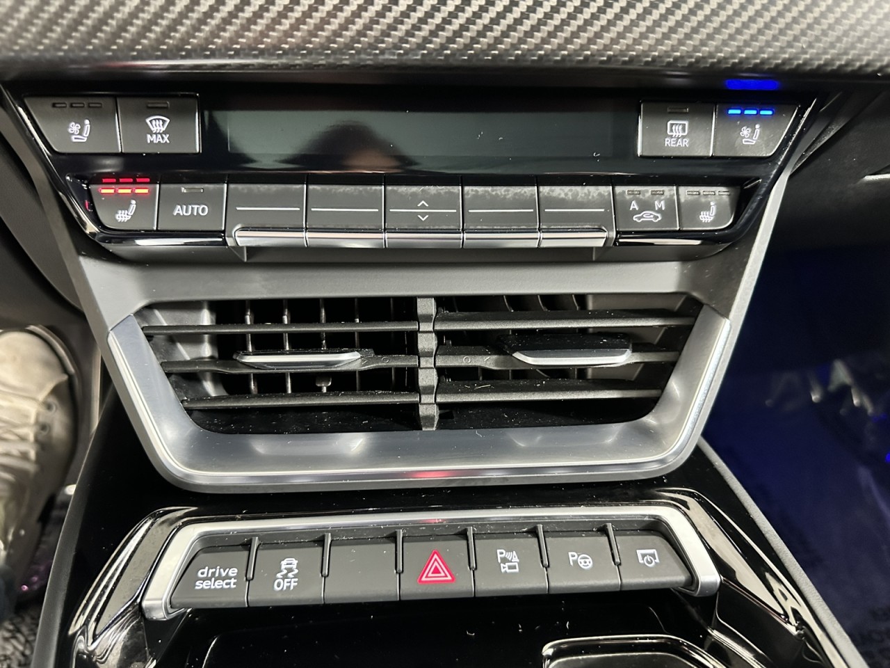 Vehicle image 14 of 17