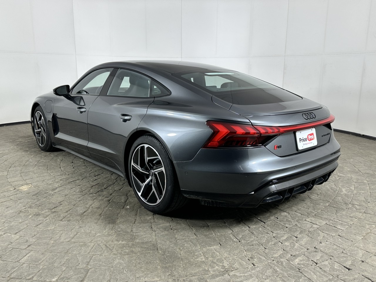 Vehicle image 6 of 17