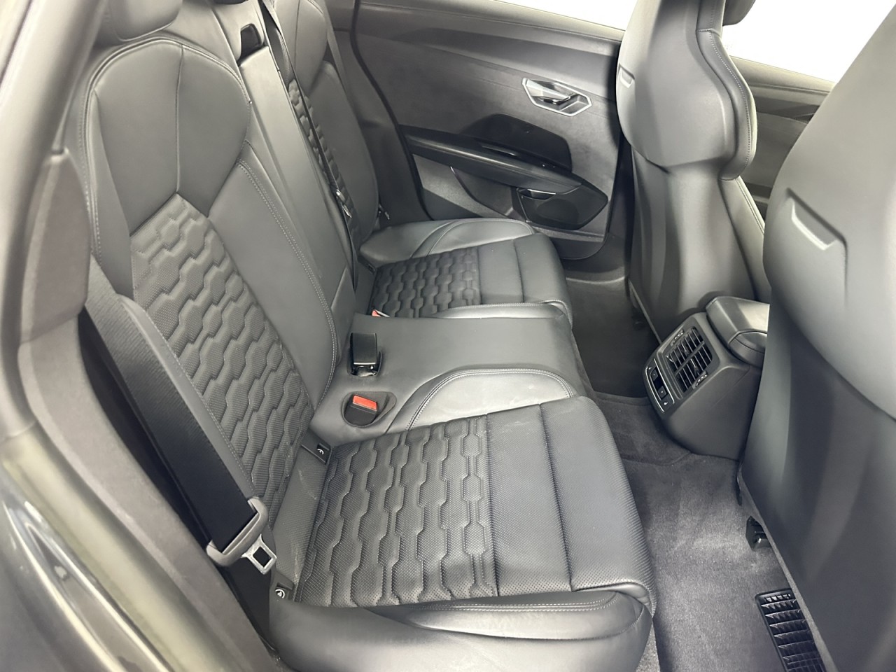 Vehicle image 10 of 17