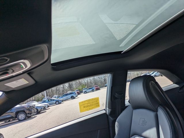 Vehicle image 29 of 30