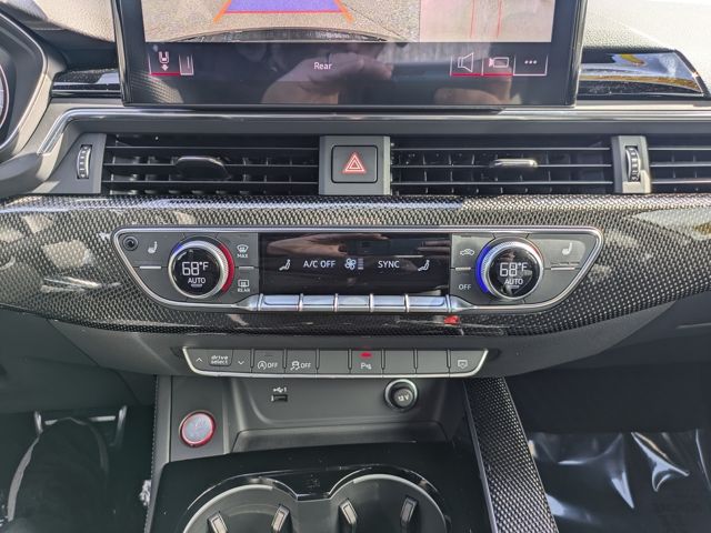 Vehicle image 24 of 30