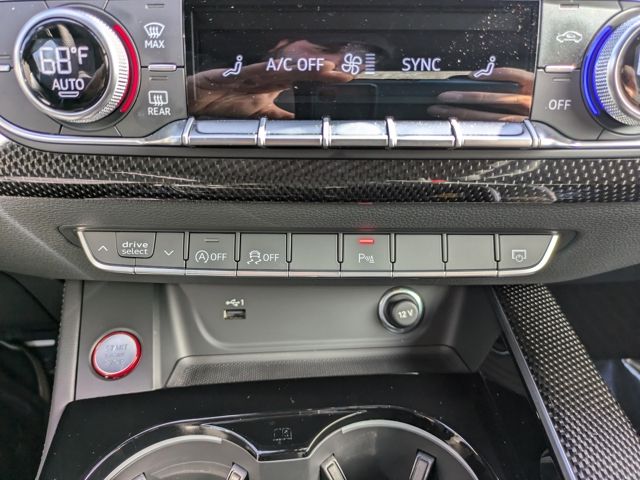 Vehicle image 26 of 30