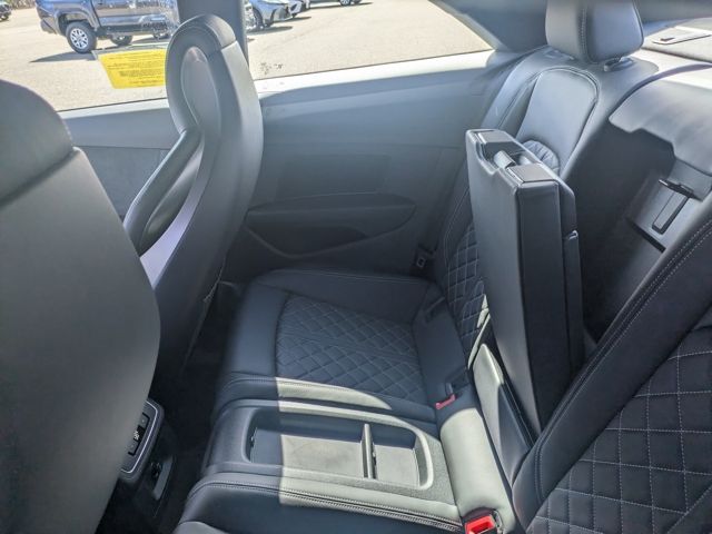 Vehicle image 14 of 30