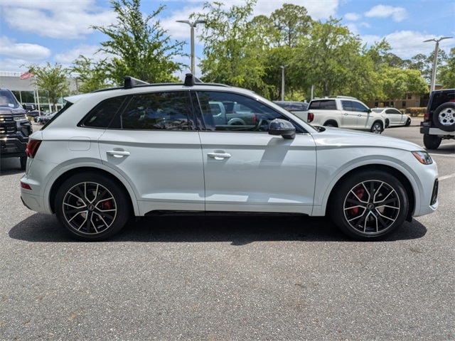Vehicle image 5 of 33