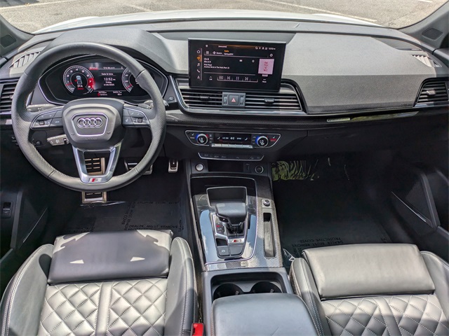 Vehicle image 11 of 33