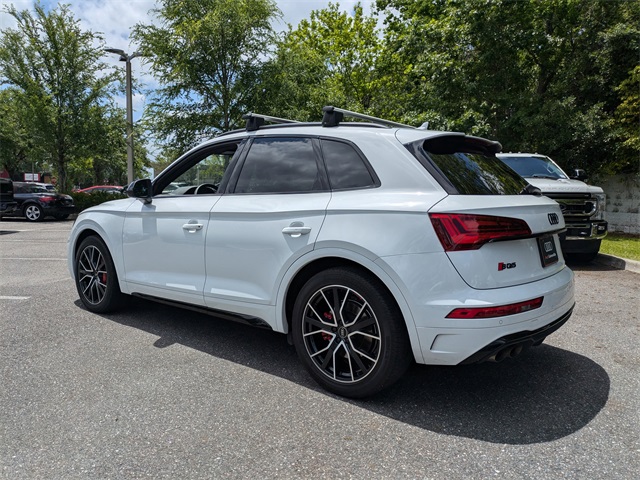 Vehicle image 8 of 33