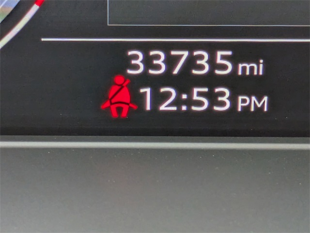 Vehicle image 28 of 33