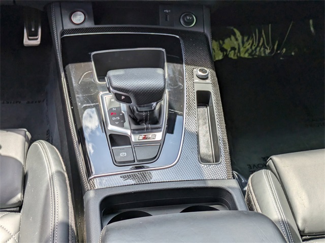 Vehicle image 31 of 33