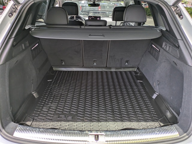 Vehicle image 16 of 33