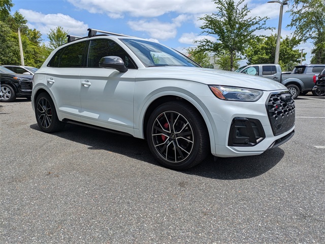 Vehicle image 4 of 33