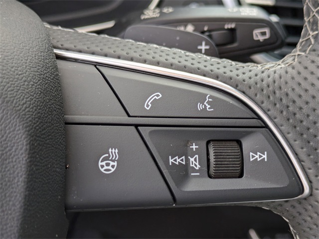 Vehicle image 23 of 33