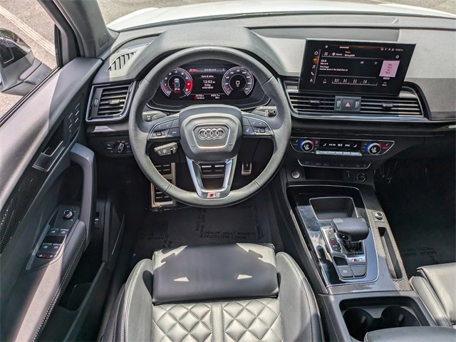 Vehicle image 20 of 33