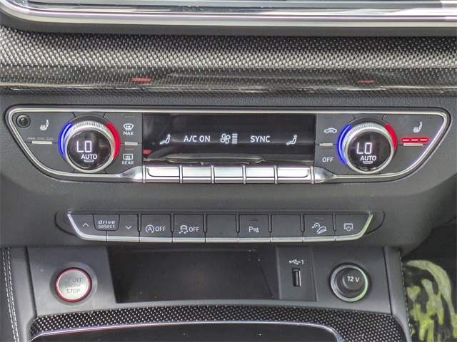 Vehicle image 32 of 33