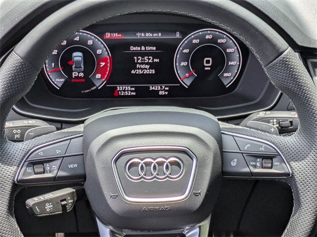 Vehicle image 21 of 33