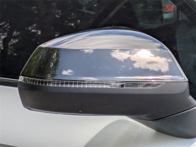 Vehicle image 18 of 33