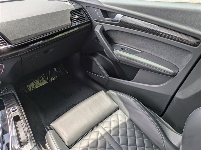 Vehicle image 19 of 33