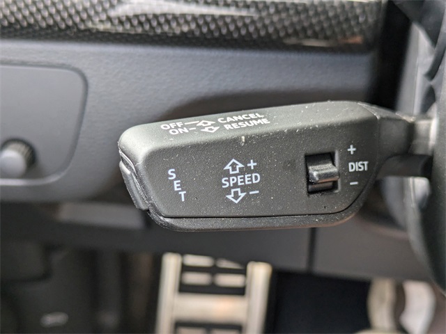 Vehicle image 24 of 33