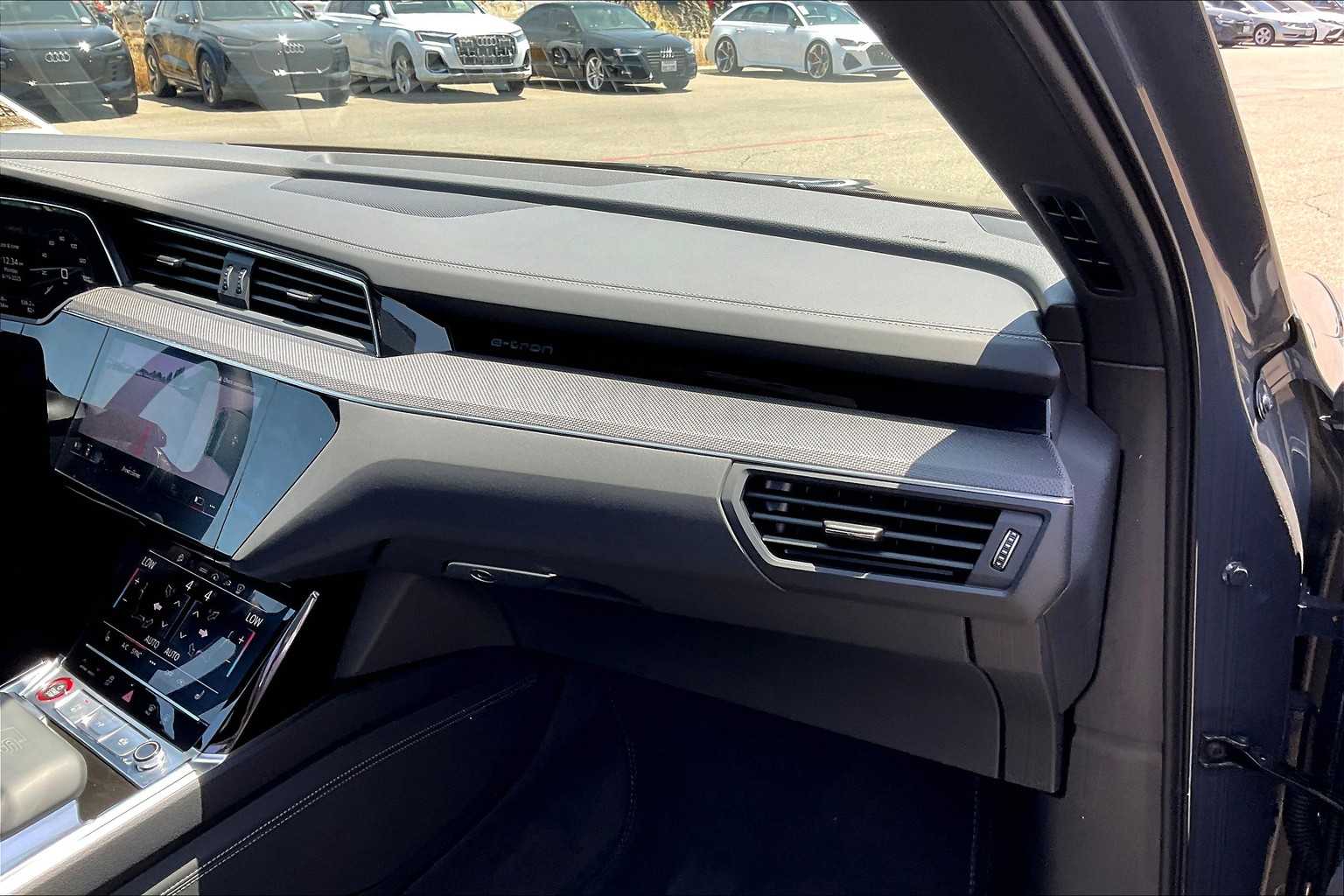 Vehicle image 15 of 30