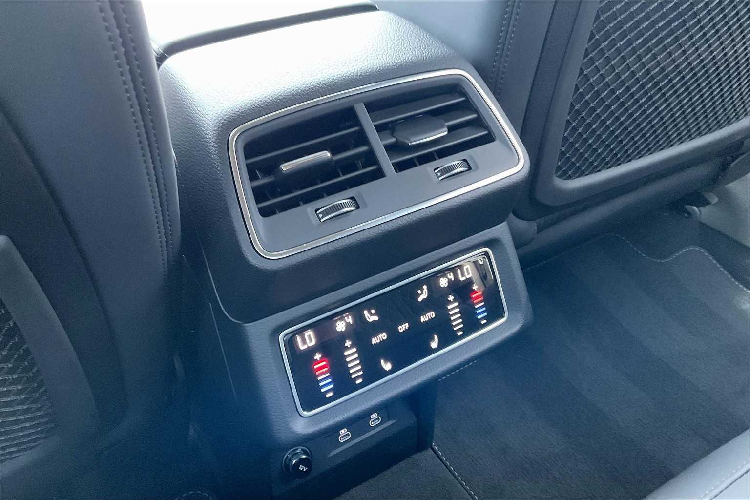 Vehicle image 29 of 30