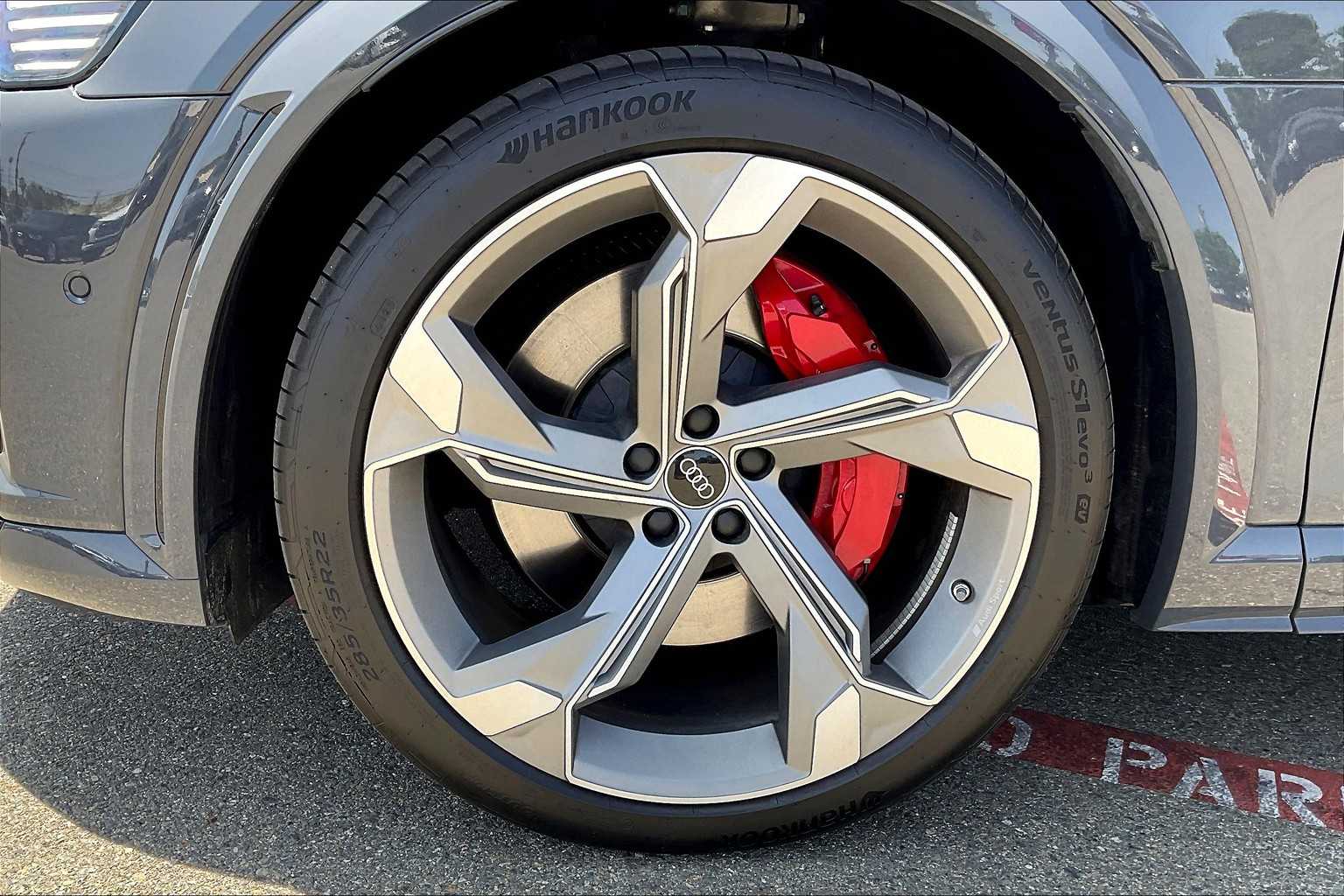 Vehicle image 9 of 30