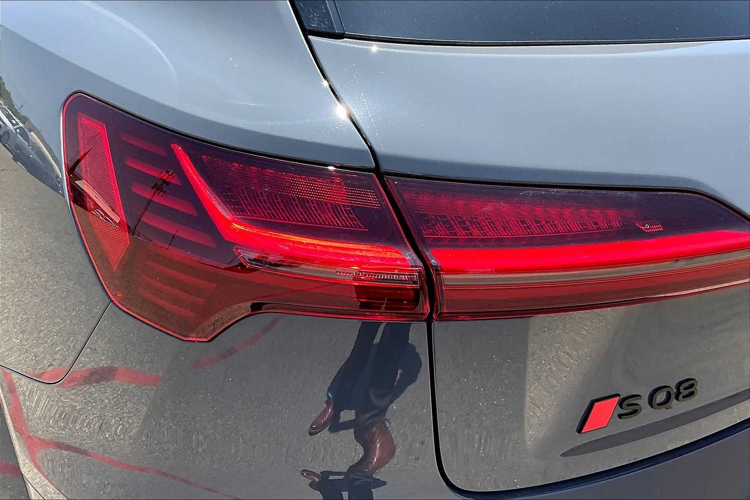Vehicle image 27 of 30