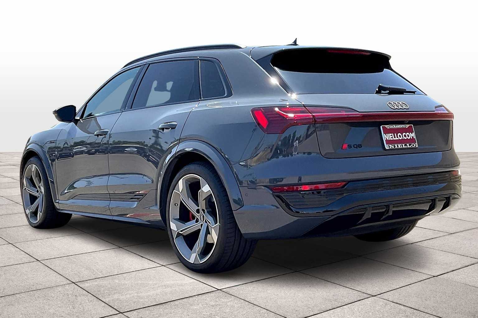 Vehicle image 11 of 30