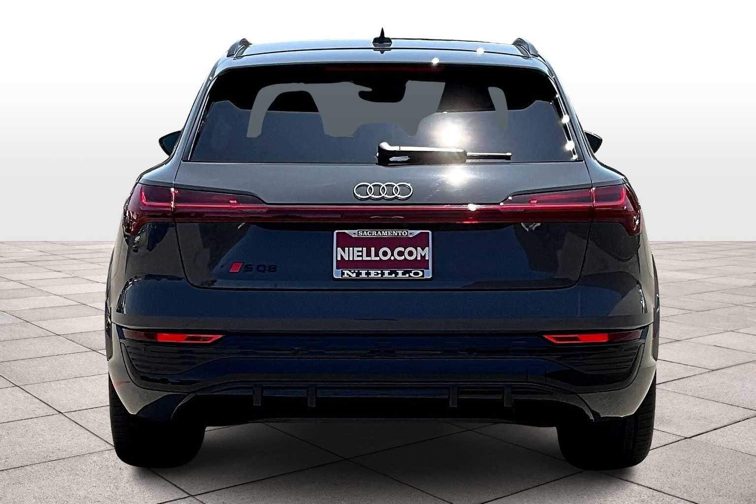 Vehicle image 4 of 30
