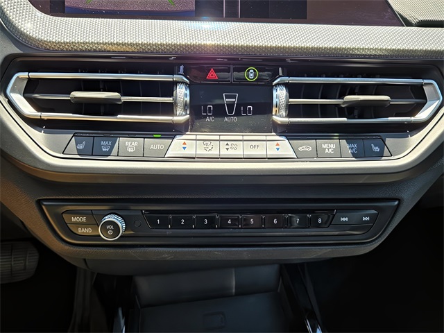 Vehicle image 35 of 36