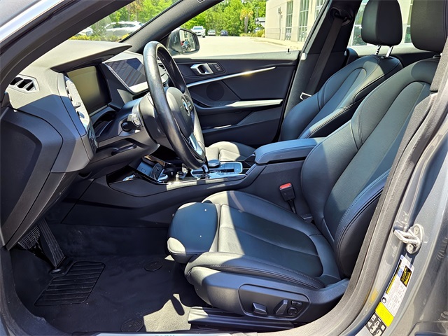 Vehicle image 25 of 36
