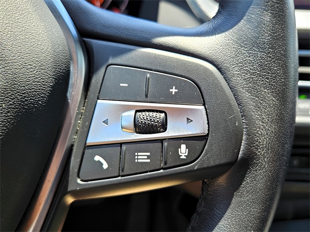 Vehicle image 32 of 36