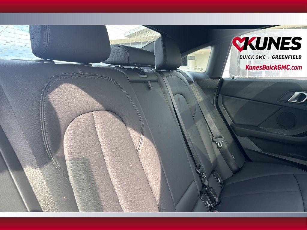 Vehicle image 14 of 43