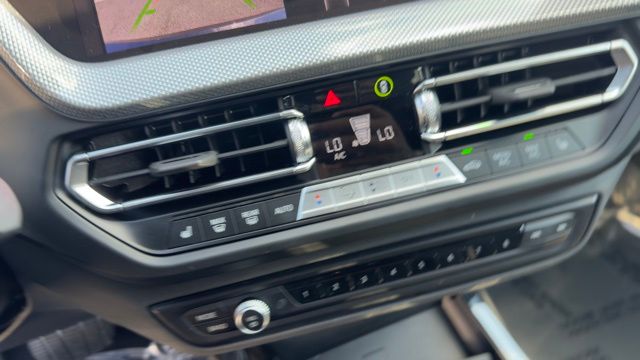 Vehicle image 15 of 21