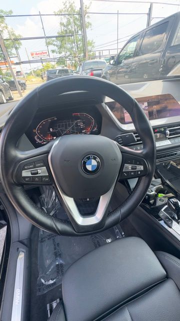 Vehicle image 12 of 21