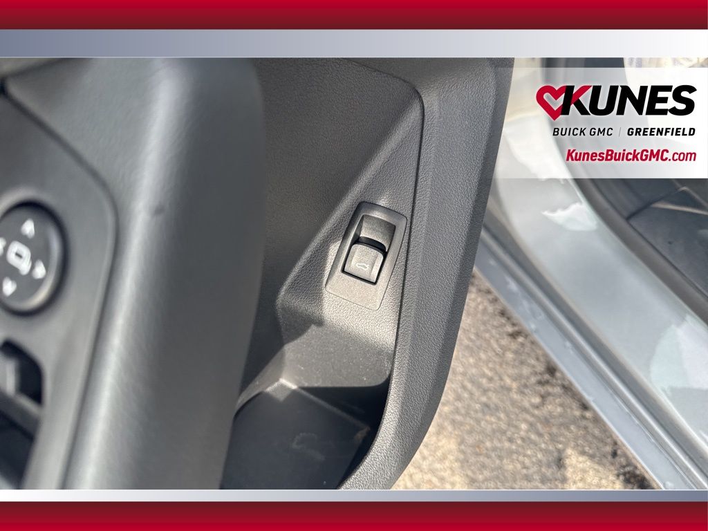 Vehicle image 14 of 34