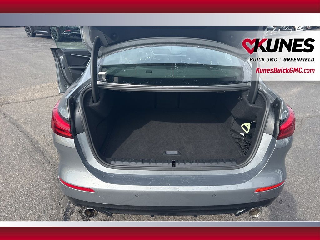 Vehicle image 33 of 34