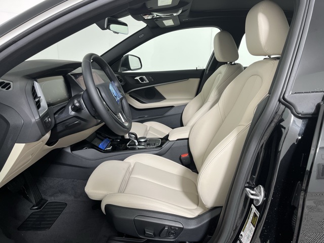 Vehicle image 11 of 27
