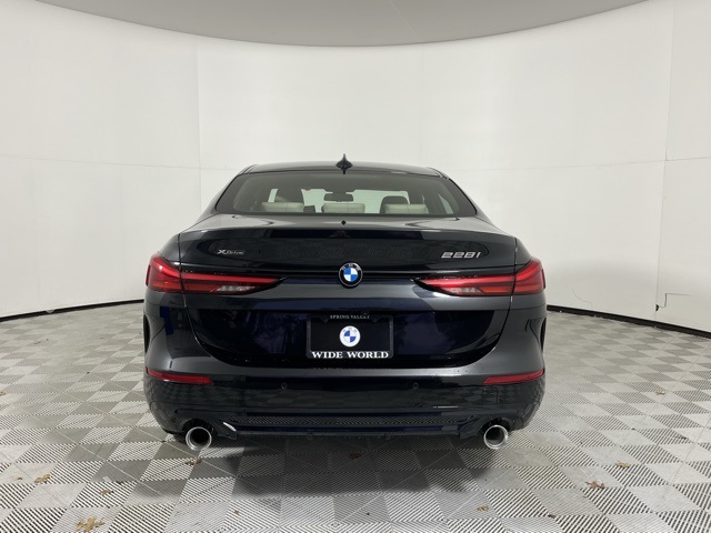 Vehicle image 6 of 27