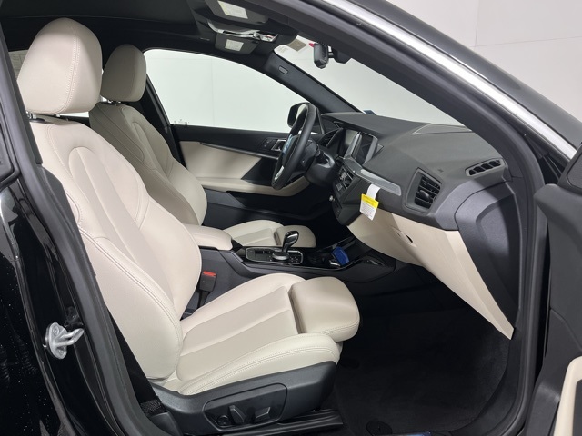 Vehicle image 22 of 27
