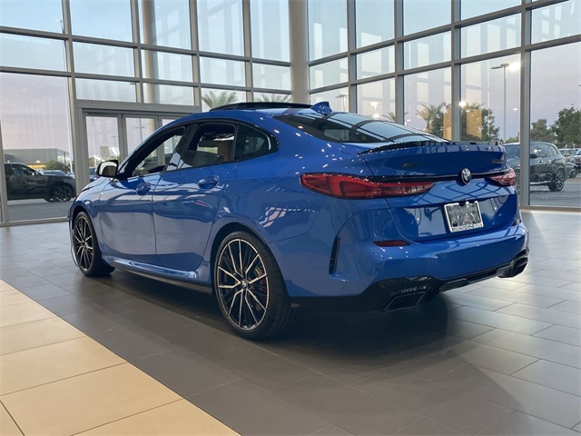 Vehicle image 7 of 21