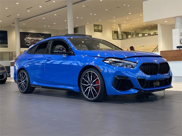 Vehicle image 3 of 21