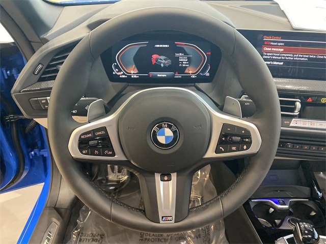 Vehicle image 18 of 21