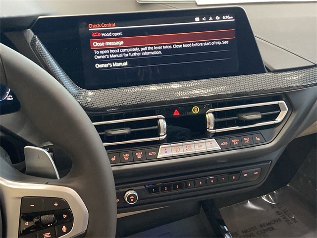 Vehicle image 19 of 21